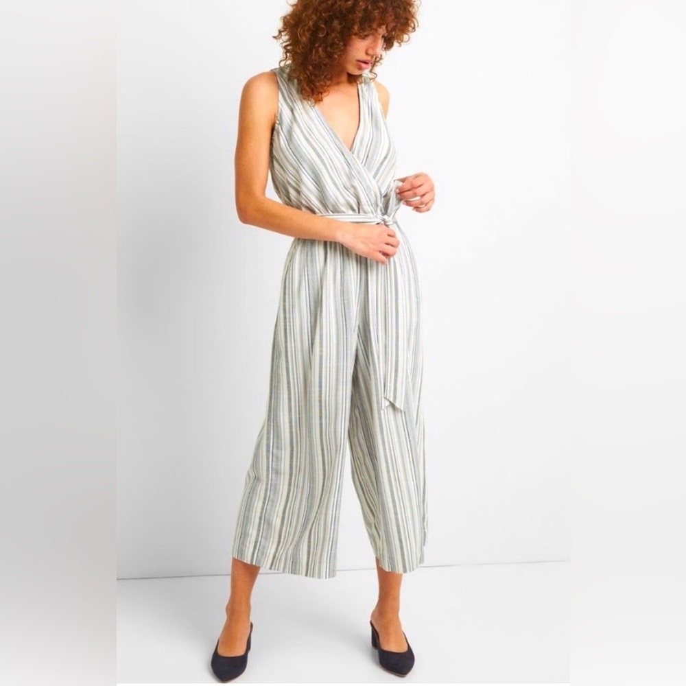 GAP Cropped Gray Striped V-Neck Jumpsuit -New With Tags
